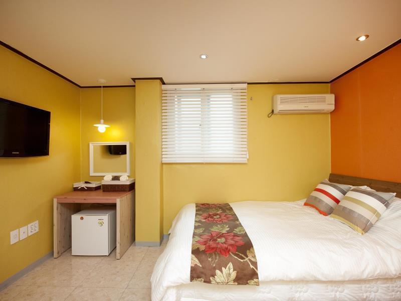 D.H Sinchon Guesthouse Сеул Екстер'єр фото