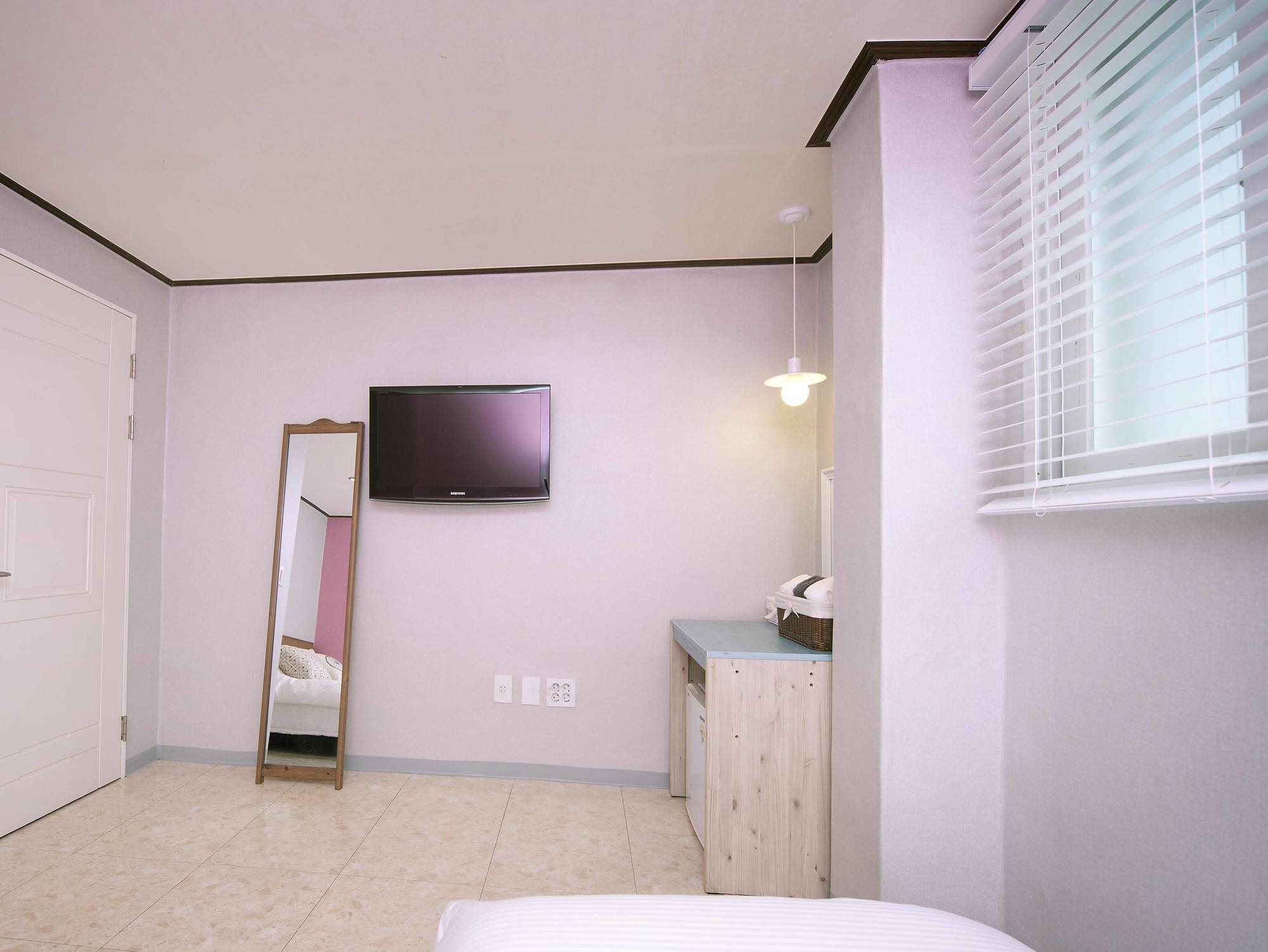 D.H Sinchon Guesthouse Сеул Екстер'єр фото